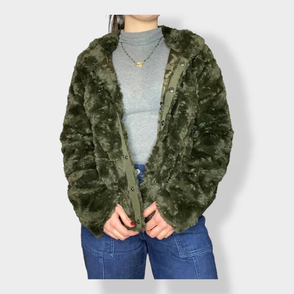 Vero Moda VMcurl Faux Fur Jacket Women’s Small Olive Green Plush Short Coat - Picture 8 of 14